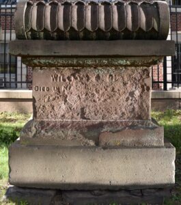 Image of side of table stone at Ancient Burying Ground, Map location 010